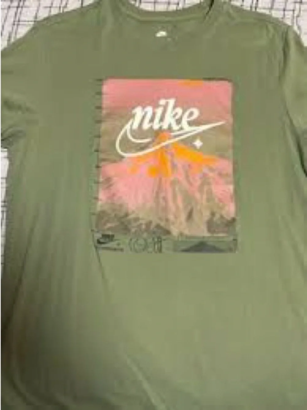 Nike Boys XL Volcano Graphic Tee Olive Green Swoosh Mountain Shirt